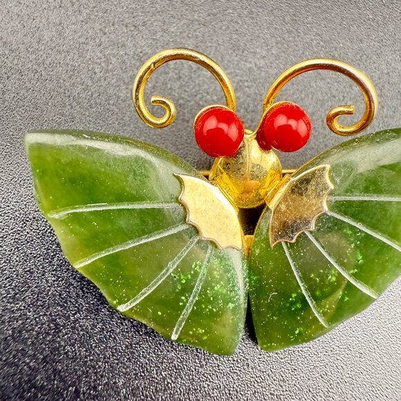 Gold-Tone Jade Butterfly Brooch With Coral Accents Elegant Vintage Design - Picture 3 of 4
